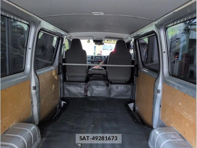 Toyota HIACE VAN 2021-08 8361633-2
