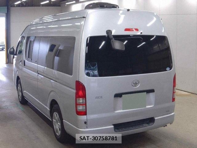 Toyota HIACE VAN 2005-11 8361637-1