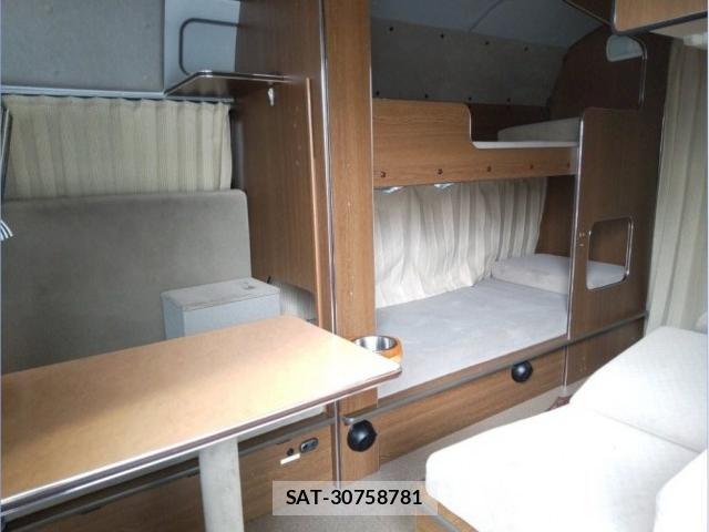 Toyota HIACE VAN 2005-11 8361637-2