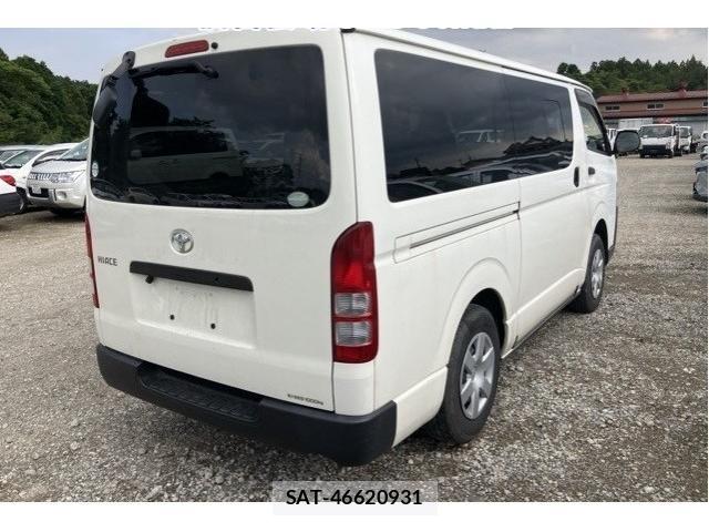 Toyota HIACE VAN 2017-07 8361640-1