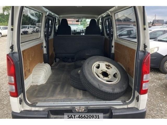 Toyota HIACE VAN 2017-07 8361640-2
