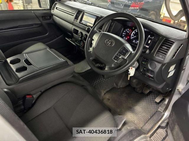 Toyota HIACE VAN 2020-06 8361642-3