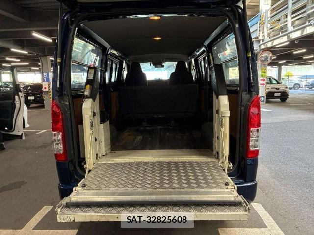 Toyota HIACE VAN 2021-05 8361643-4