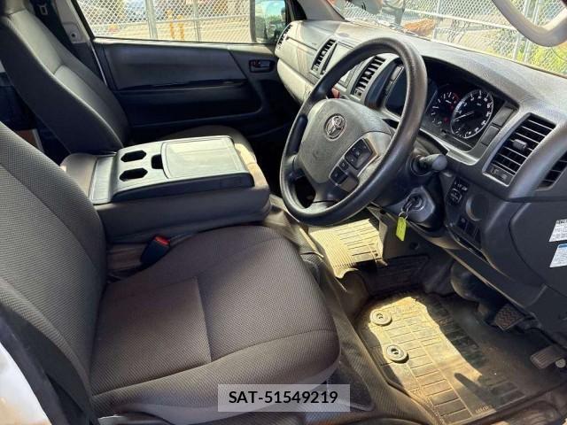 Toyota HIACE VAN 2021-11 8361644-3