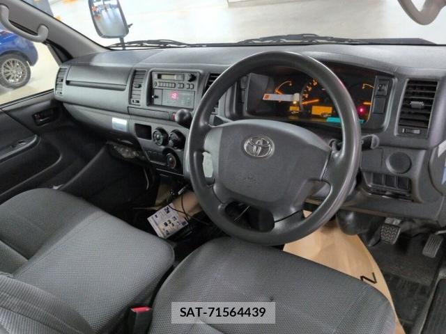 Toyota HIACE VAN 2016-12 8361647-3