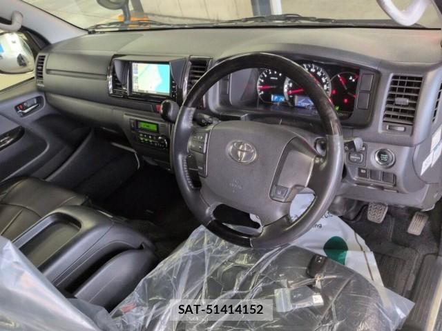 Toyota HIACE VAN 2018-07 8361648-3