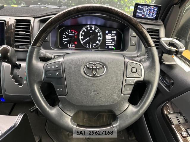 Toyota HIACE VAN 2024-07 8361742-11