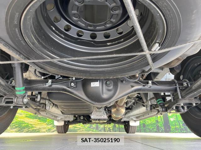 Toyota HIACE VAN 2025-10 8361815-18