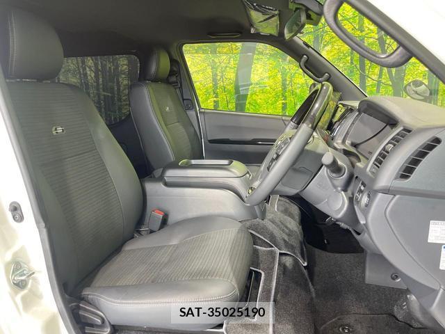 Toyota HIACE VAN 2025-10 8361815-8