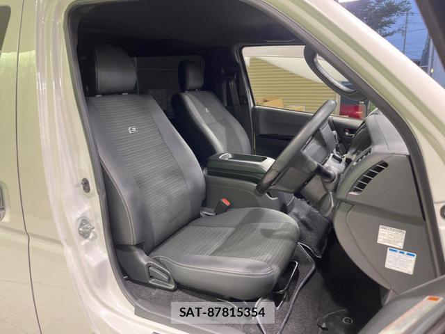 Toyota HIACE VAN 2025-05 8361976-7