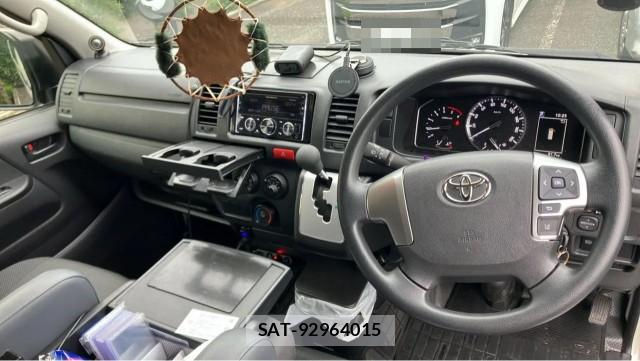 Toyota HIACE VAN 2025-07 8362199-2