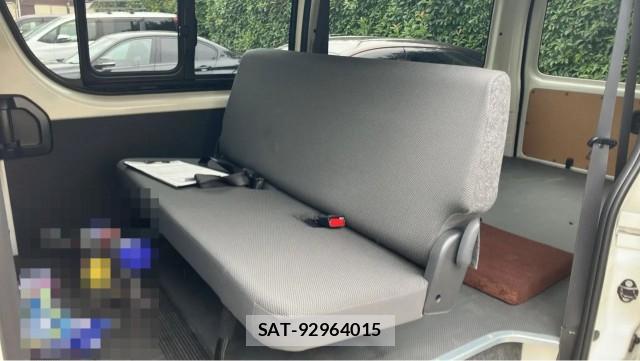 Toyota HIACE VAN 2025-07 8362199-6
