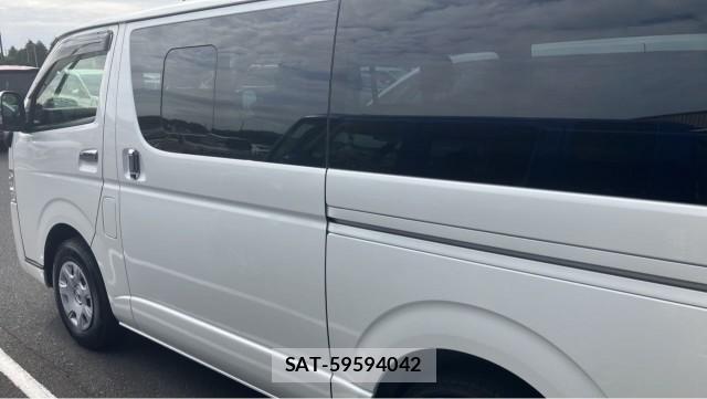 Toyota HIACE VAN 2020-09 8362214-10