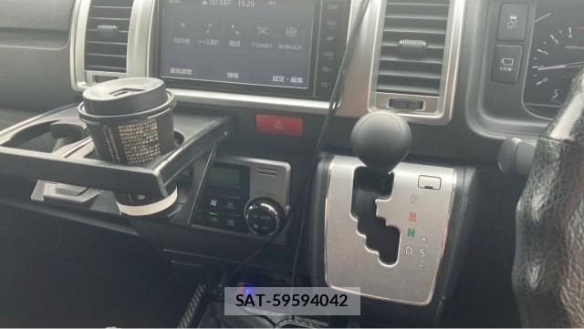 Toyota HIACE VAN 2020-09 8362214-14