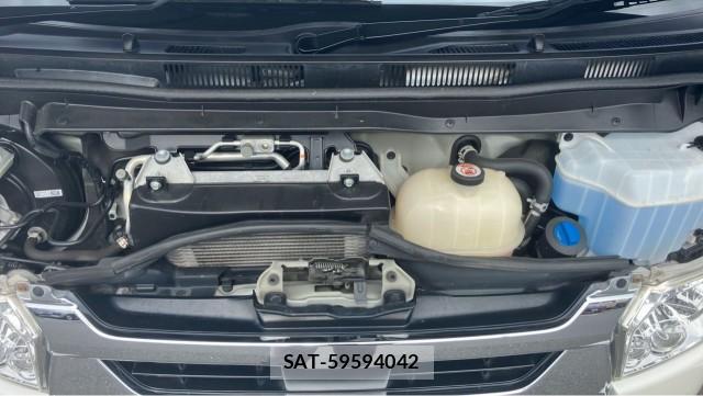 Toyota HIACE VAN 2020-09 8362214-7