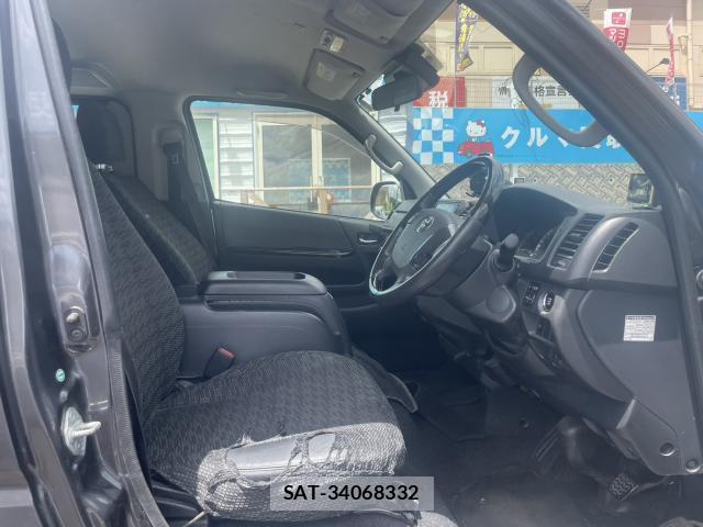 Toyota HIACE VAN 2018-04 8362522-10
