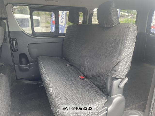 Toyota HIACE VAN 2018-04 8362522-12