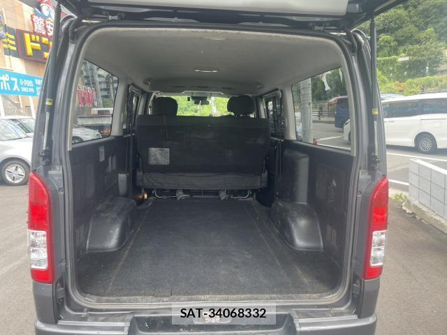 Toyota HIACE VAN 2018-04 8362522-7