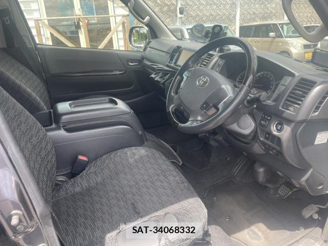 Toyota HIACE VAN 2018-04 8362522-9
