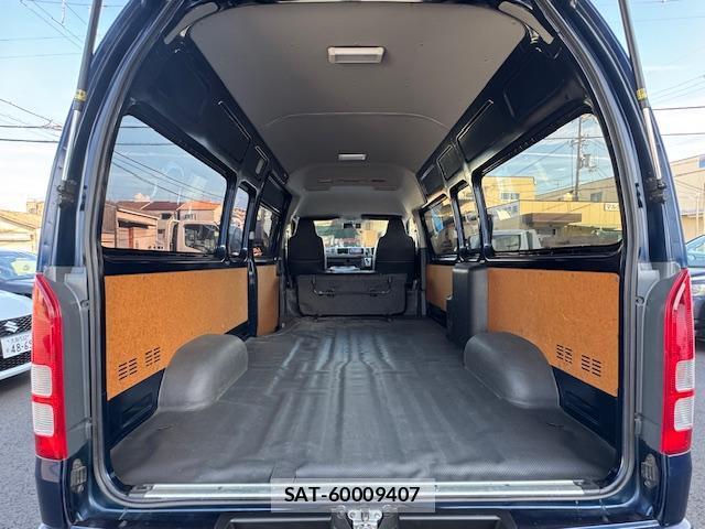 Toyota HIACE VAN 2013-11 8362680-11