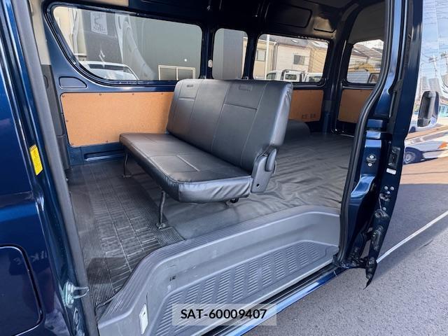 Toyota HIACE VAN 2013-11 8362680-14