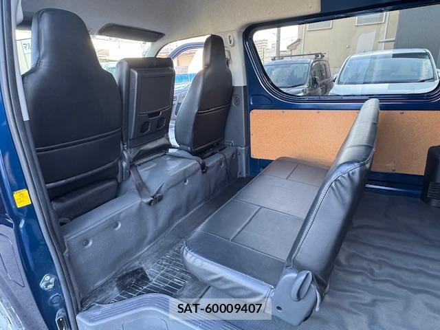Toyota HIACE VAN 2013-11 8362680-17