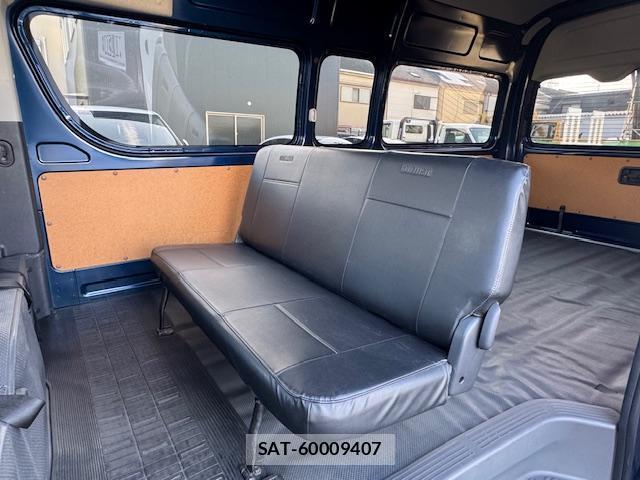 Toyota HIACE VAN 2013-11 8362680-18