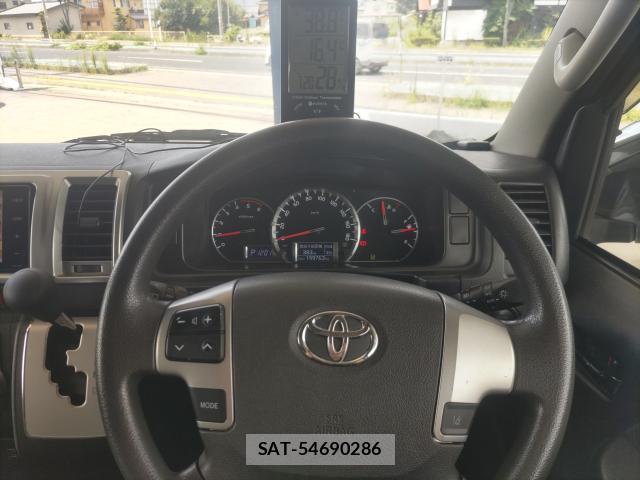 Toyota HIACE VAN 2018-02 8362699-16