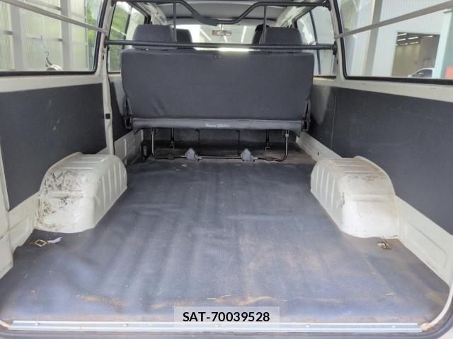 Toyota HIACE VAN 2003-08 8363105-2
