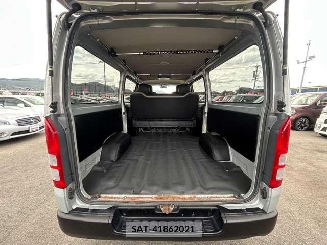 Toyota HIACE VAN 2010-11 8363196-17