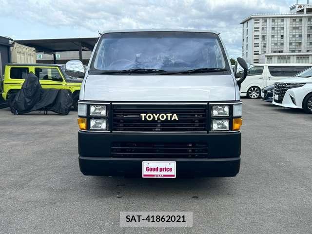 Toyota HIACE VAN 2010-11 8363196-8