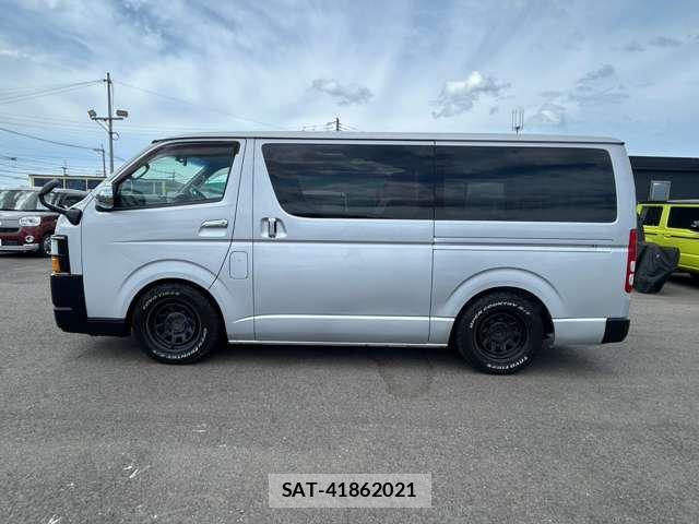 Toyota HIACE VAN 2010-11 8363196-9