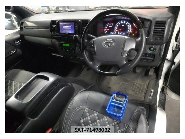 Toyota HIACE VAN 2019-03 8363339-2