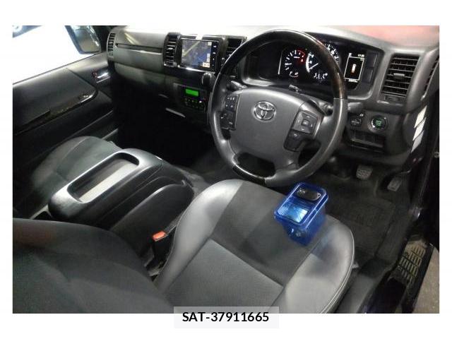 Toyota HIACE VAN 2021-04 8363342-2