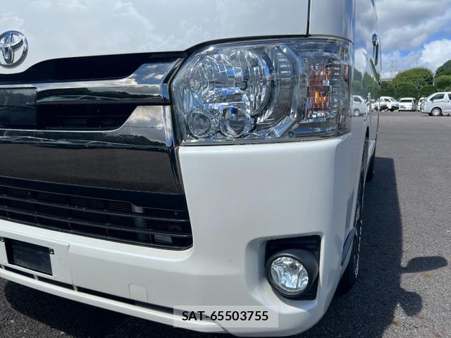Toyota HIACE VAN 2018-05 8363434-16