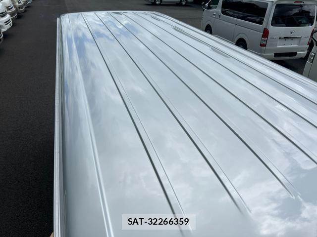 Toyota HIACE VAN 2022-12 8363436-13