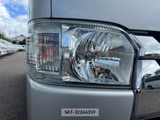 Toyota HIACE VAN 2022-12 8363436-14
