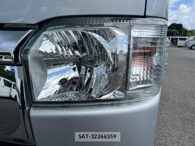 Toyota HIACE VAN 2022-12 8363436-15