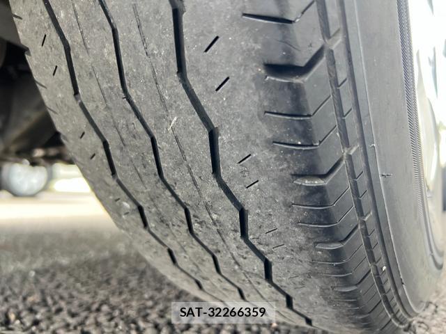 Toyota HIACE VAN 2022-12 8363436-19