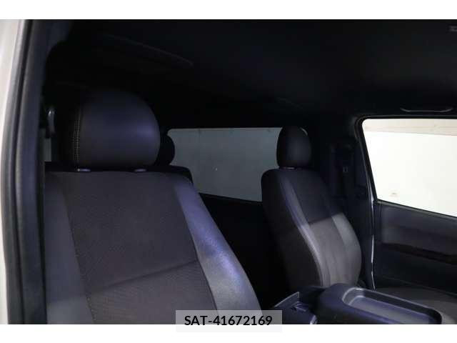 Toyota HIACE VAN 2019-02 8363477-14