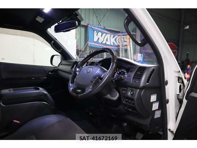 Toyota HIACE VAN 2019-02 8363477-2