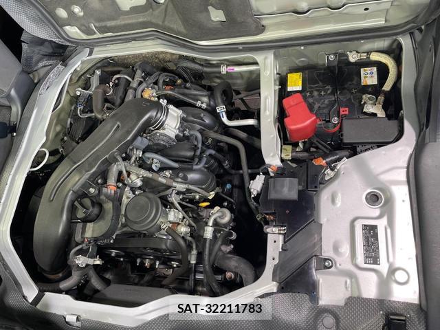 Toyota HIACE VAN 2021-07 8363711-17