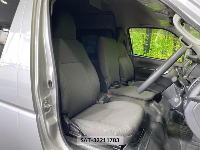 Toyota HIACE VAN 2021-07 8363711-7