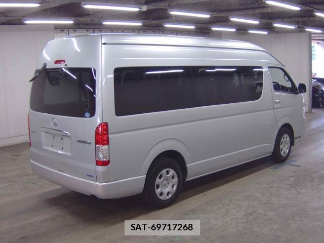 Toyota HIACE WAGON 2020-01 8360731-3