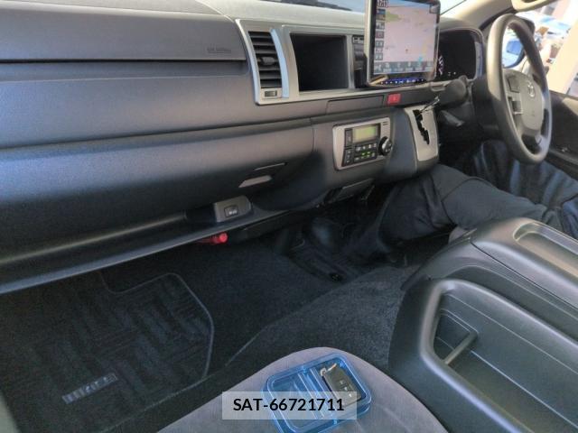 Toyota HIACE WAGON 2019-07 8361318-2