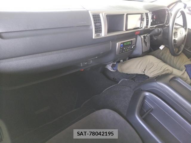 Toyota HIACE WAGON 2017-03 8361323-2