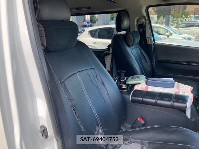 Toyota HIACE WAGON 2013-10 8362970-17