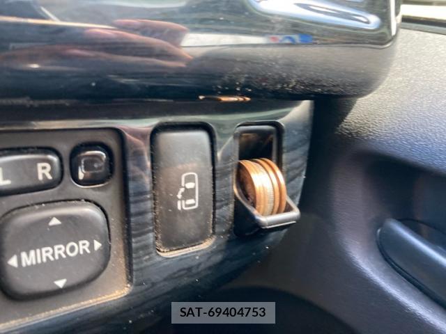 Toyota HIACE WAGON 2013-10 8362970-19