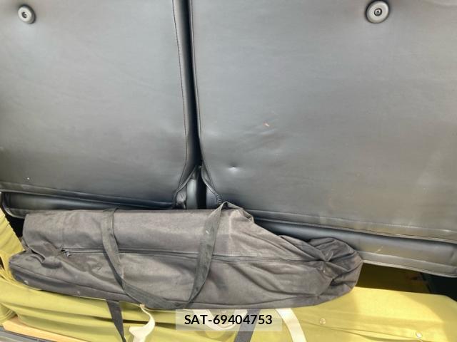 Toyota HIACE WAGON 2013-10 8362970-9