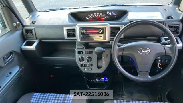 Daihatsu HIJET CADDIE 2017-05 8362262-2